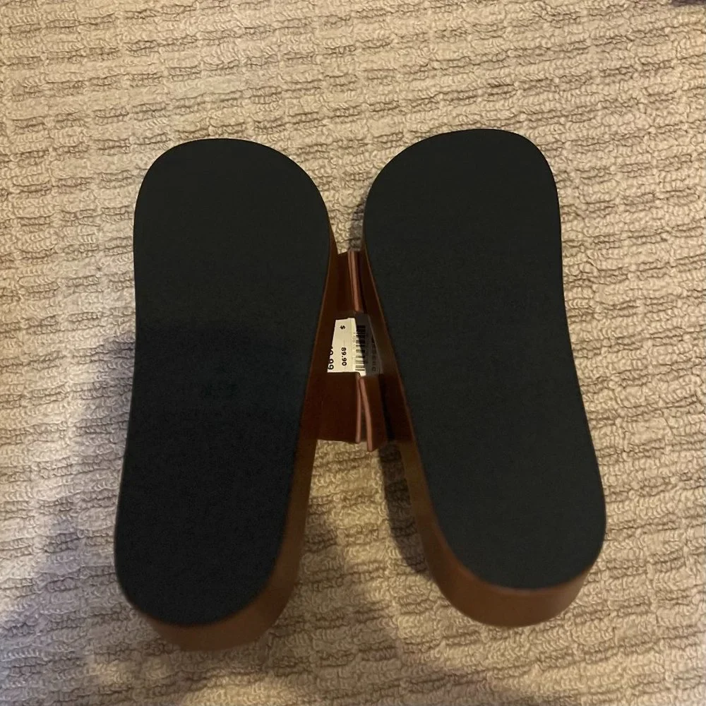 ZARA BUCKLED LEATHER WEDGE SANDALS_3